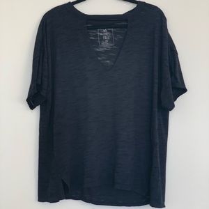 Free People 🌼 Distressed V-Neck-Black